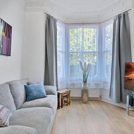 Onsitestays - Tranquil 2 Bedroom Apartment With Large Kitchen, Private Garden Near Wimbledon Station Londres Exterior foto
