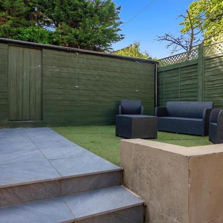 Onsitestays - Tranquil 2 Bedroom Apartment With Large Kitchen, Private Garden Near Wimbledon Station Londres Exterior foto