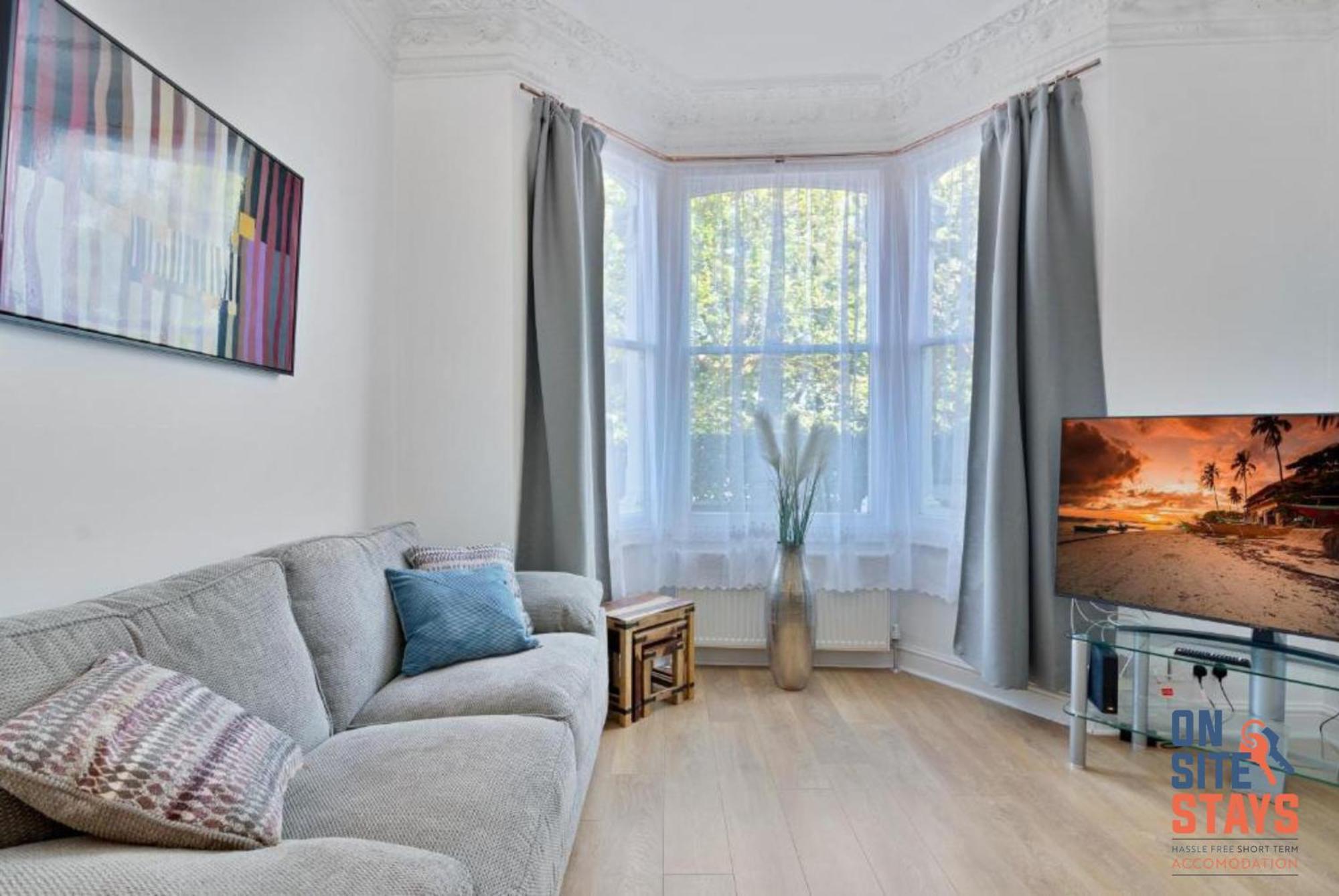 Onsitestays - Tranquil 2 Bedroom Apartment With Large Kitchen, Private Garden Near Wimbledon Station Londres Exterior foto