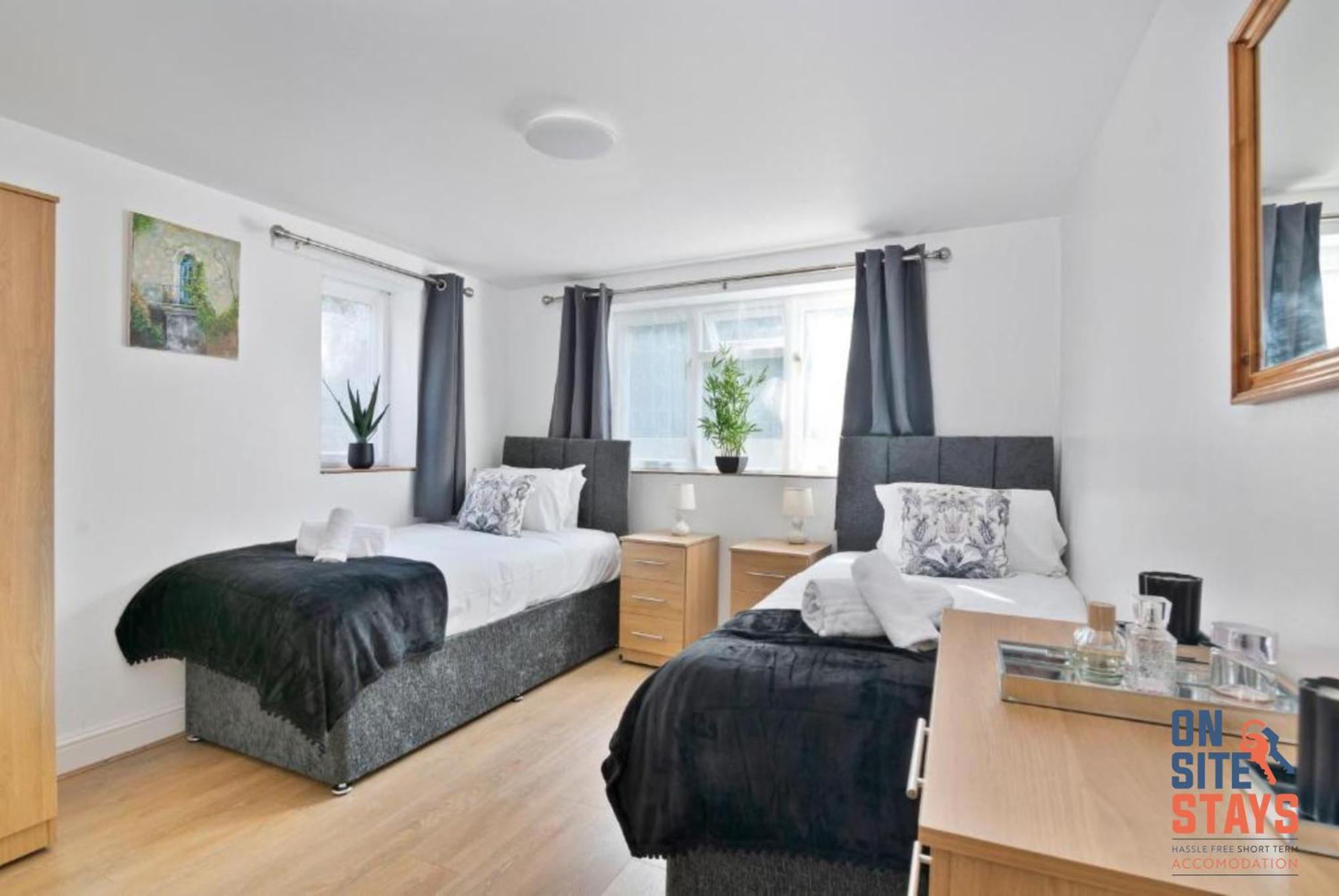 Onsitestays - Tranquil 2 Bedroom Apartment With Large Kitchen, Private Garden Near Wimbledon Station Londres Exterior foto