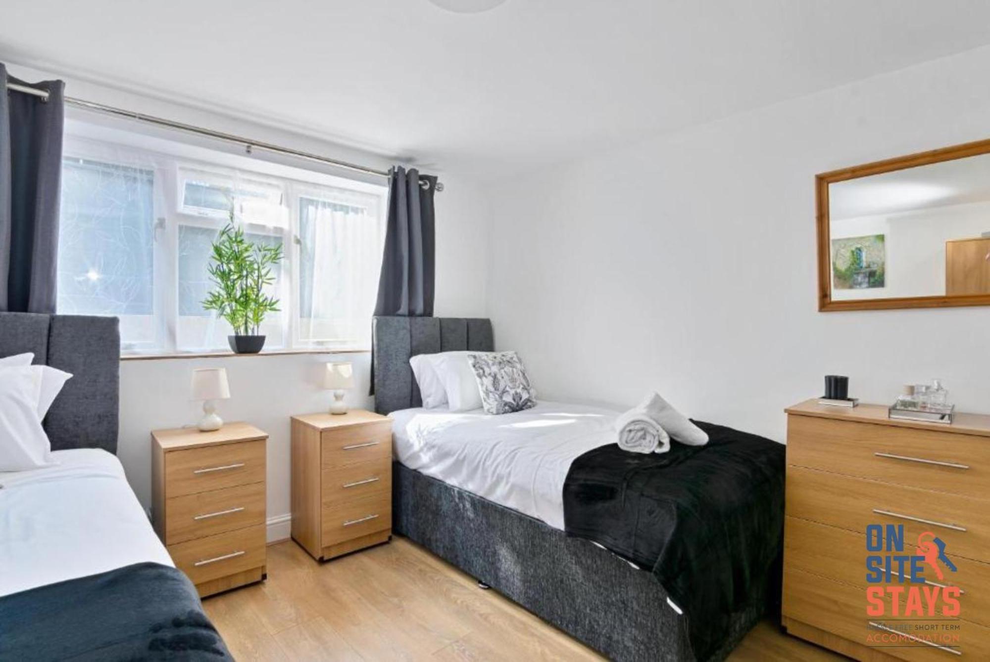 Onsitestays - Tranquil 2 Bedroom Apartment With Large Kitchen, Private Garden Near Wimbledon Station Londres Exterior foto