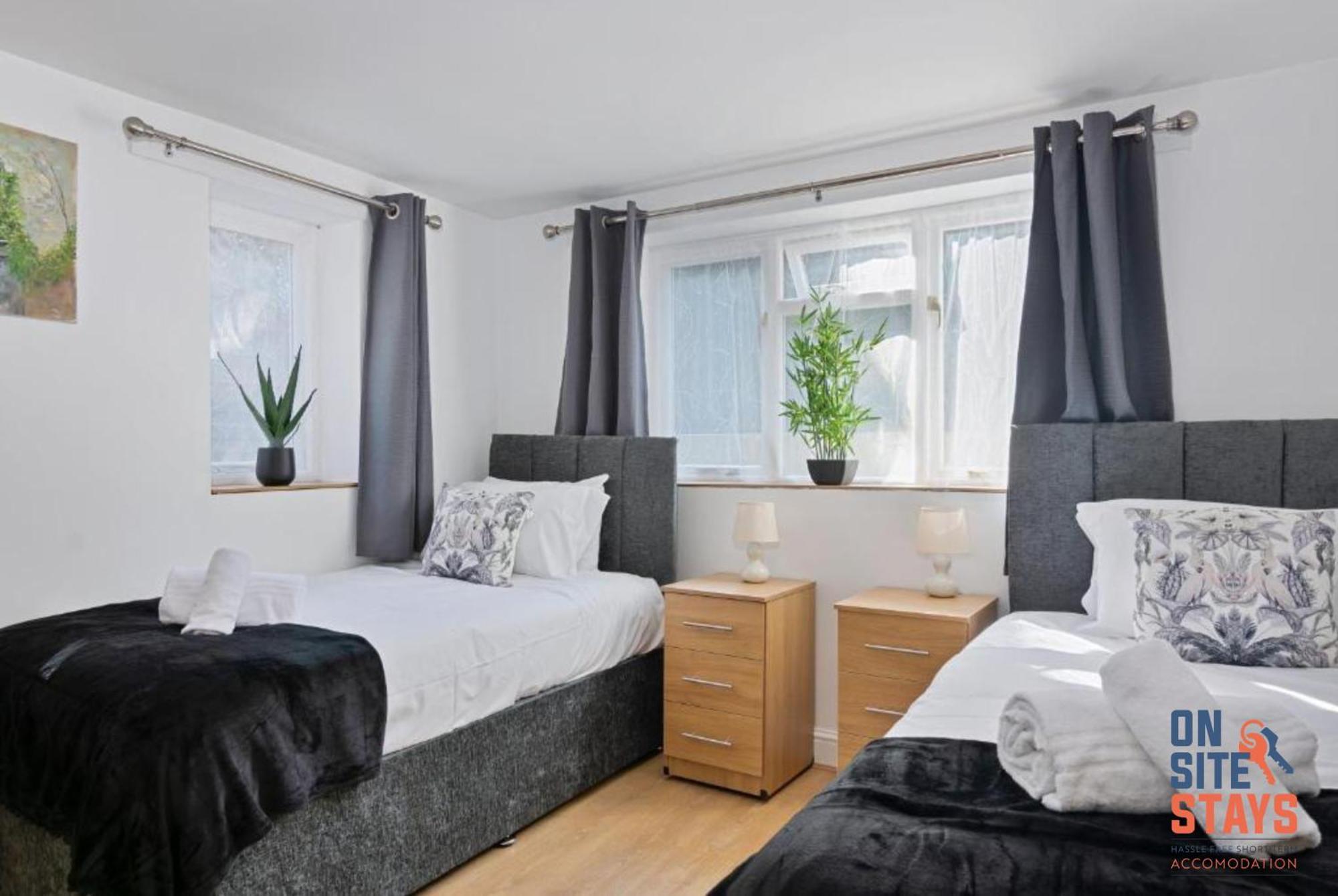 Onsitestays - Tranquil 2 Bedroom Apartment With Large Kitchen, Private Garden Near Wimbledon Station Londres Exterior foto