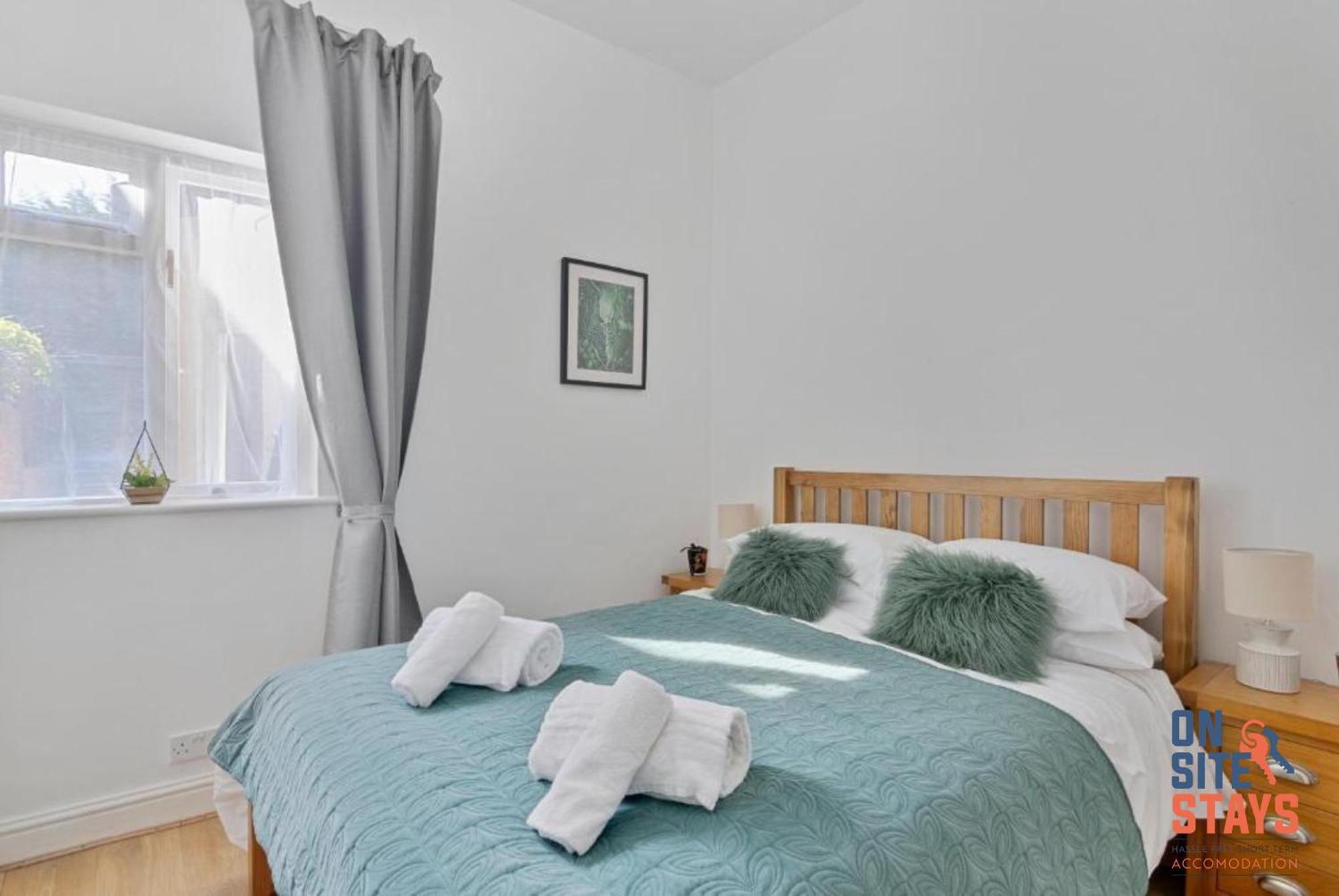 Onsitestays - Tranquil 2 Bedroom Apartment With Large Kitchen, Private Garden Near Wimbledon Station Londres Exterior foto